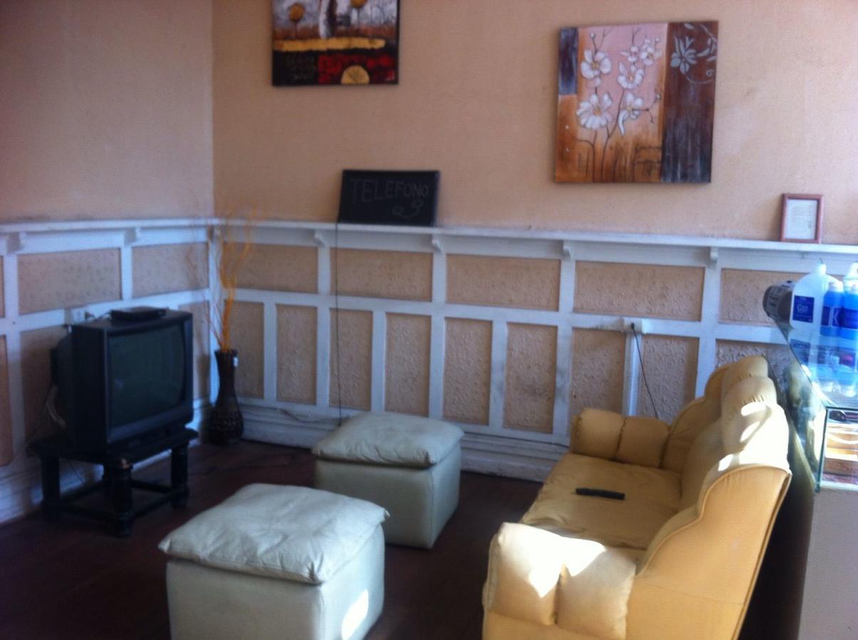Hostal Chacabuco Santiago Exterior photo
